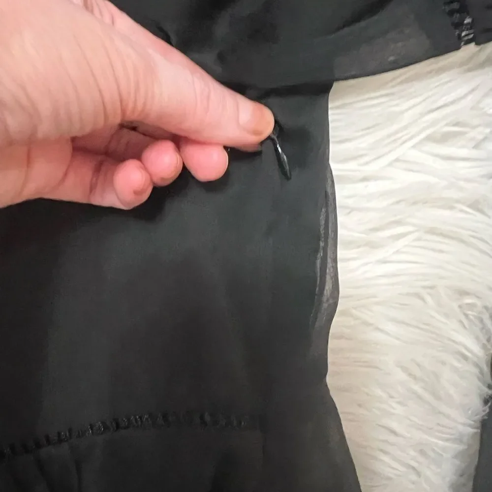 White House black market embroidered black blouse size 12 large zipper pink red - Picture 8 of 11